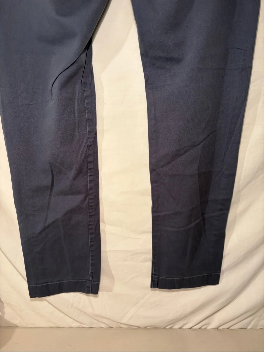 J. Crew Men's Chino Pants - Dark Blue. 32X32